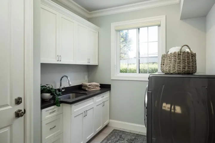 914 Colonial Lane, Palo Alto, California 94303