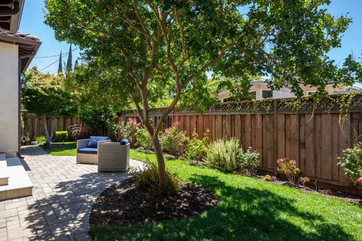 914 Colonial Lane, Palo Alto, California 94303