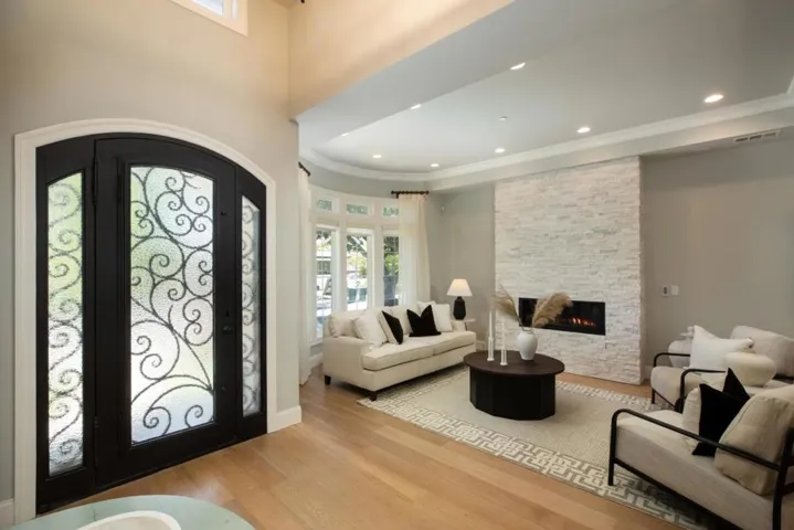 914 Colonial Lane, Palo Alto, California 94303