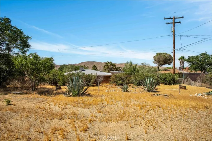 56056 Navajo Trail, Yucca Valley, California 92284