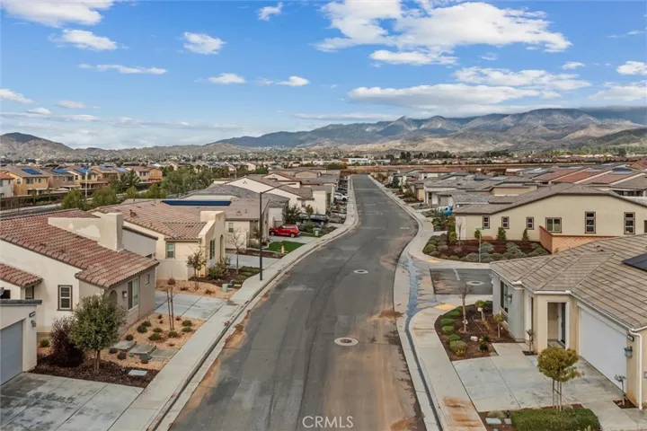 1527 Winding Sun Drive, Beaumont, California 92223