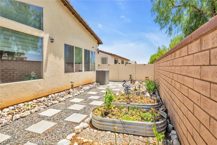 1527 Winding Sun Drive, Beaumont, California 92223