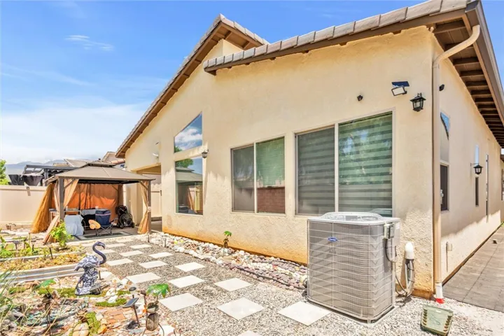 1527 Winding Sun Drive, Beaumont, California 92223