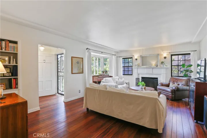 2519 Earl Avenue, Long Beach, California 90806