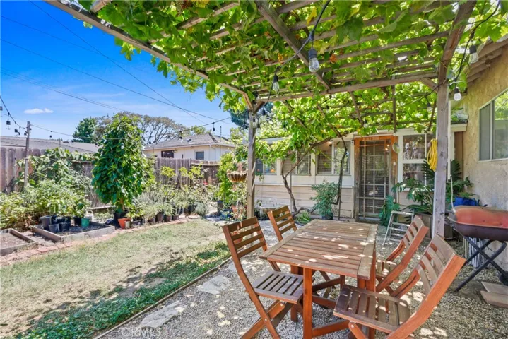 2519 Earl Avenue, Long Beach, California 90806