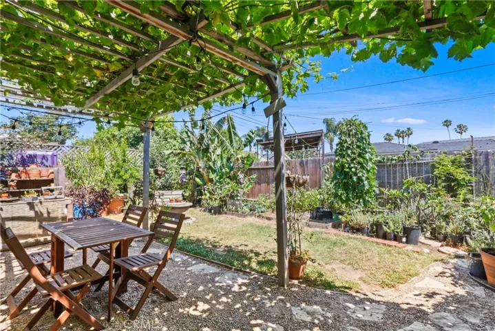 2519 Earl Avenue, Long Beach, California 90806