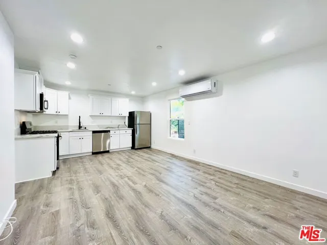 2628 N Beachwood Drive 3/4, Los Angeles, California 90068