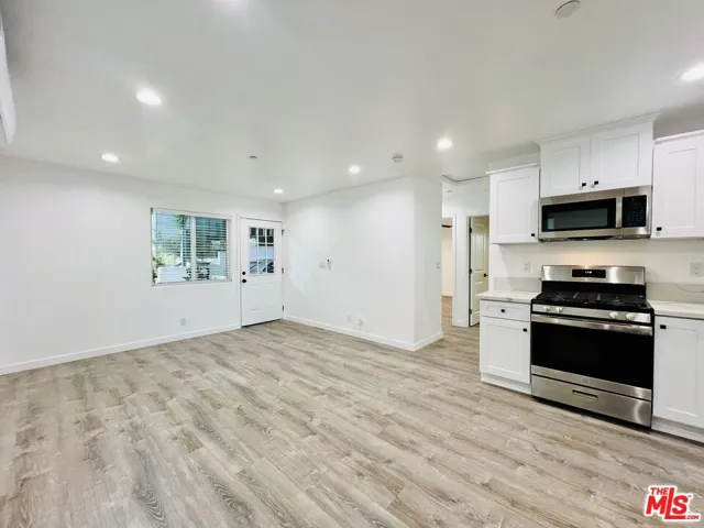 2628 N Beachwood Drive 3/4, Los Angeles, California 90068