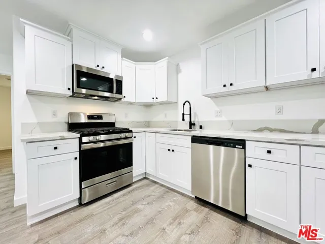 2628 N Beachwood Drive 3/4, Los Angeles, California 90068