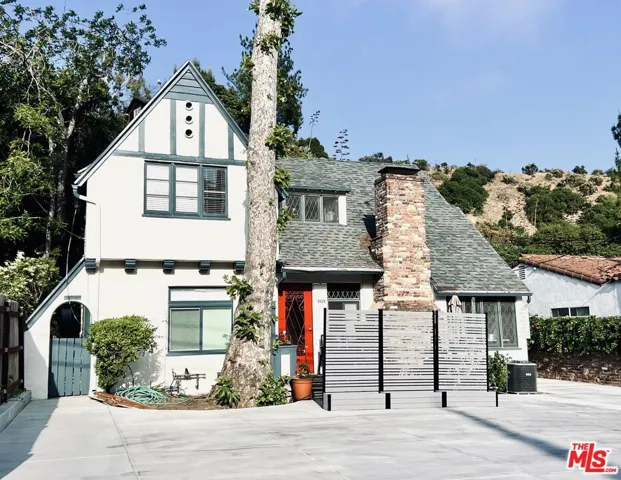 2628 N Beachwood Drive 3/4, Los Angeles, California 90068