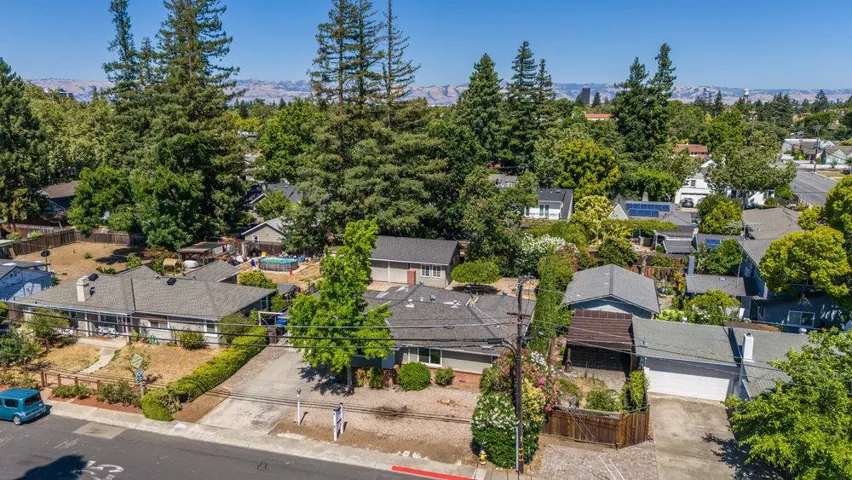 32 Hardy Avenue, Campbell, California 95008