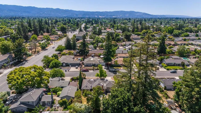 32 Hardy Avenue, Campbell, California 95008