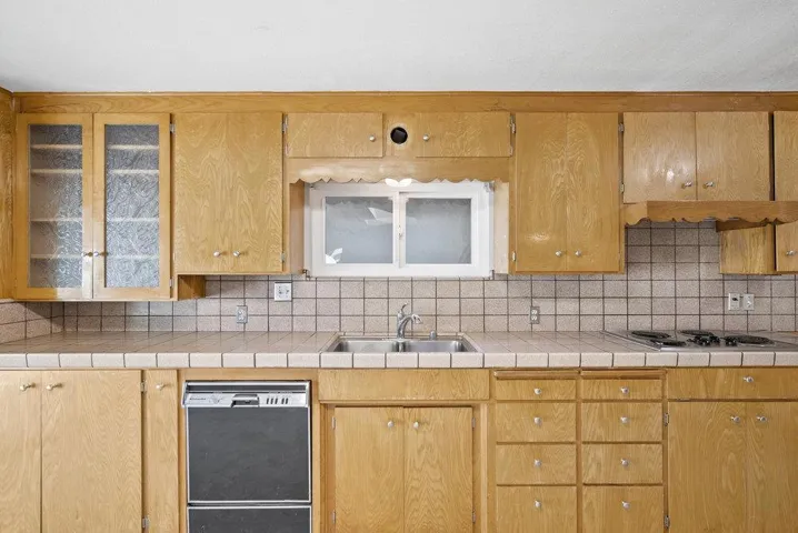 32 Hardy Avenue, Campbell, California 95008