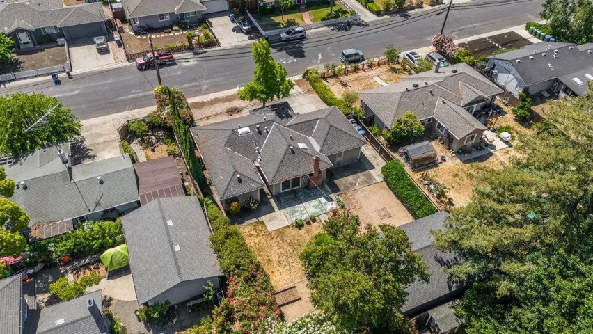 32 Hardy Avenue, Campbell, California 95008