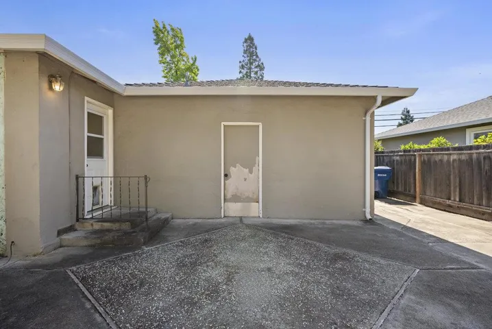 32 Hardy Avenue, Campbell, California 95008