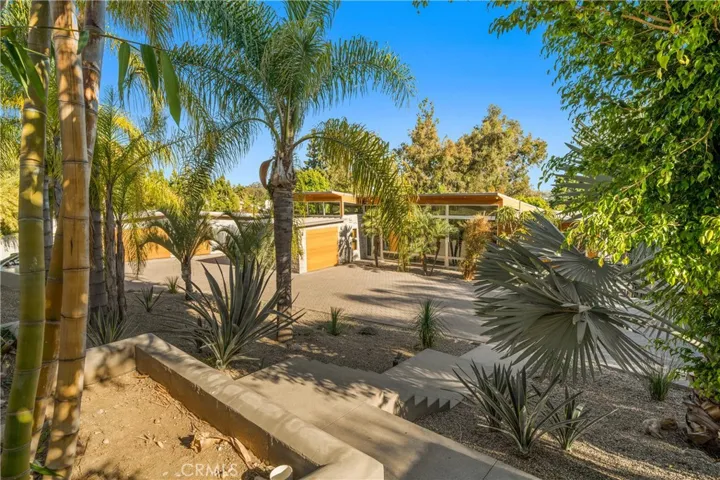 FRONT YARD LANDSCAPE