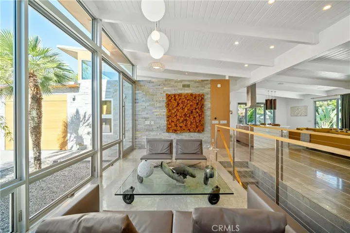 FLOOR TO CEILING GLASS WINDOWS
