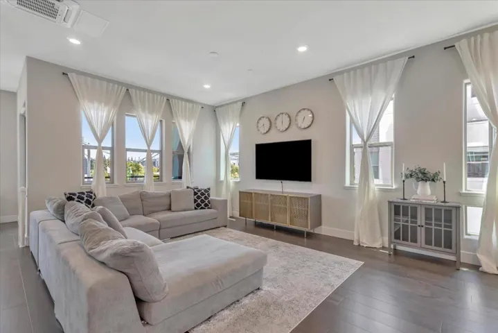 6752 Flare Court, San Jose, California 95119