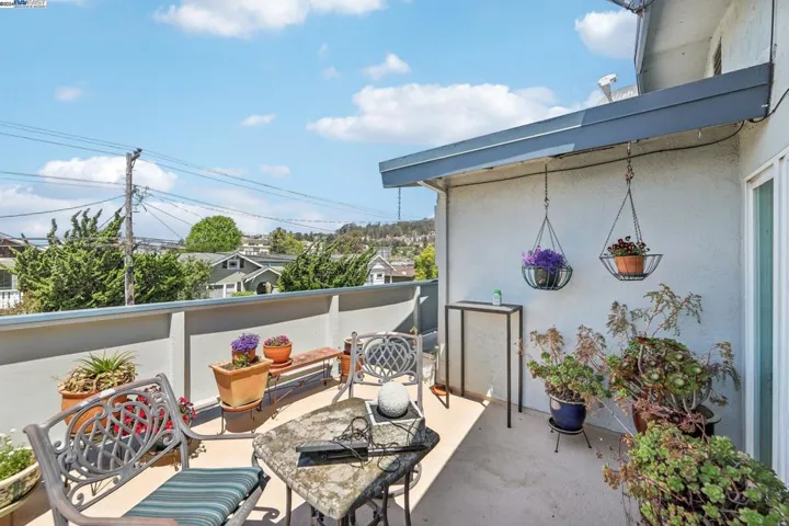 933 Kains Ave, Albany, California 94706