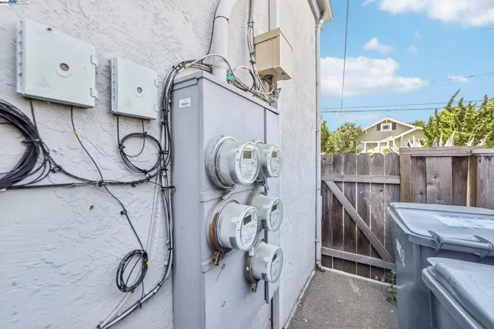 933 Kains Ave, Albany, California 94706