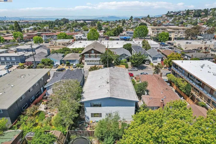933 Kains Ave, Albany, California 94706