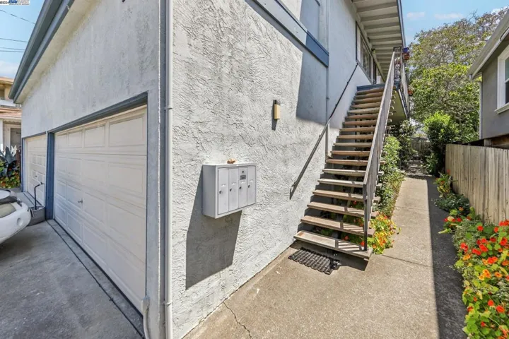 933 Kains Ave, Albany, California 94706