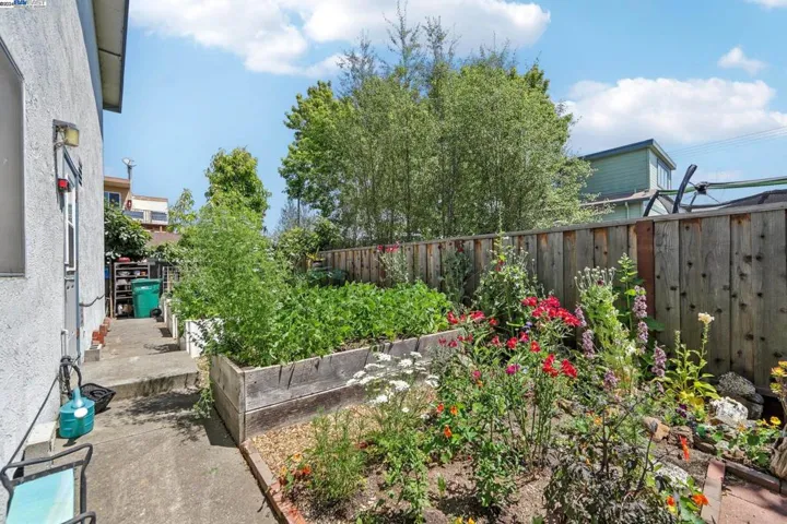 933 Kains Ave, Albany, California 94706
