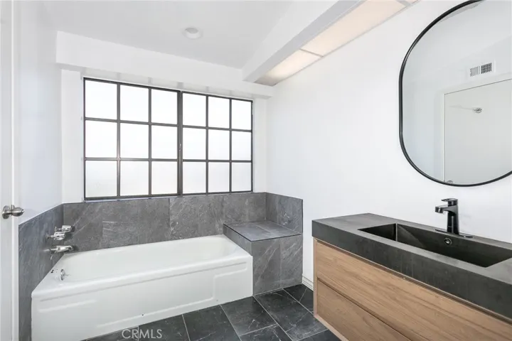 20737 Roscoe Boulevard 806, Winnetka, California 91306
