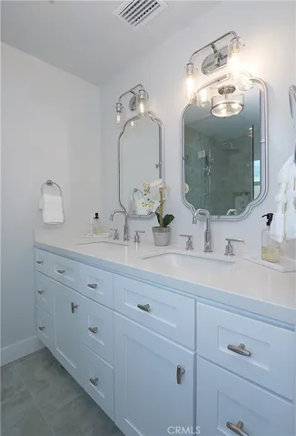 Dual Vanity in Primary Bath