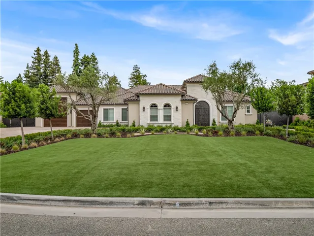 2315 W Dovewood Lane, Fresno, California 93711