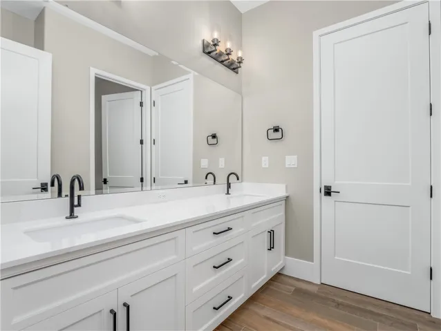 2315 W Dovewood Lane, Fresno, California 93711