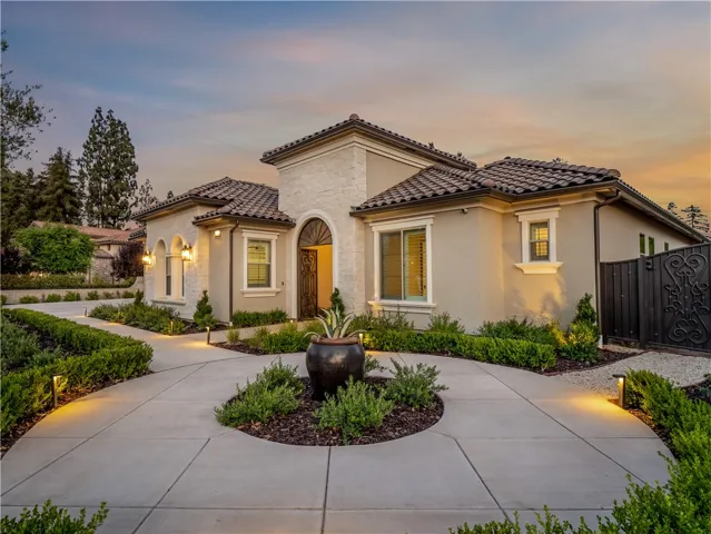 2315 W Dovewood Lane, Fresno, California 93711