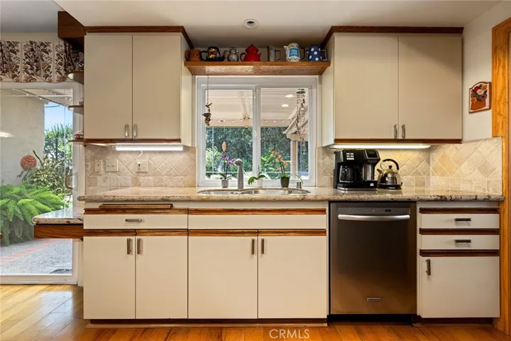 Kitchen sink