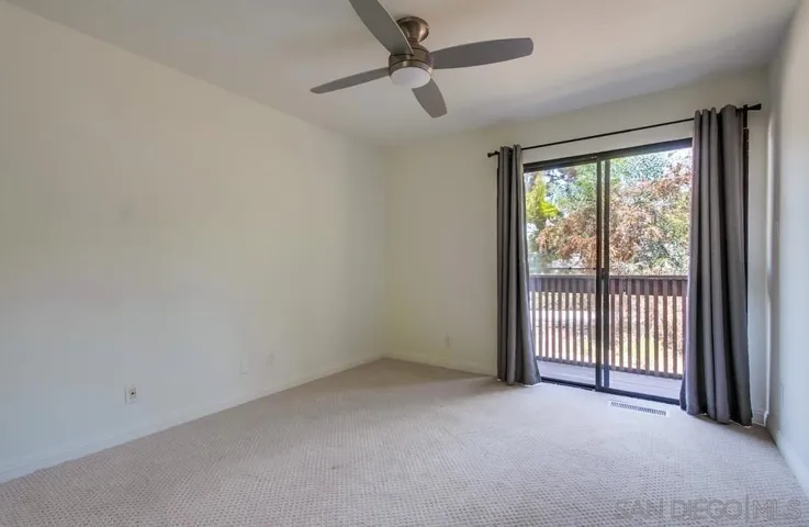 Large light and bright bedroom!