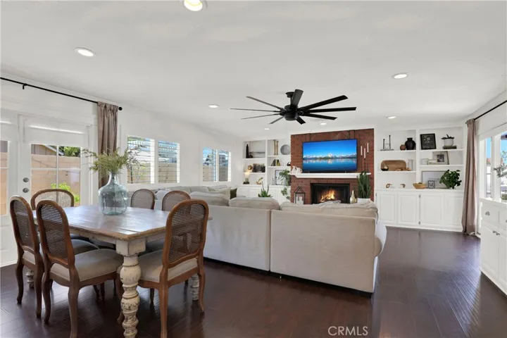 Den & Dining Area