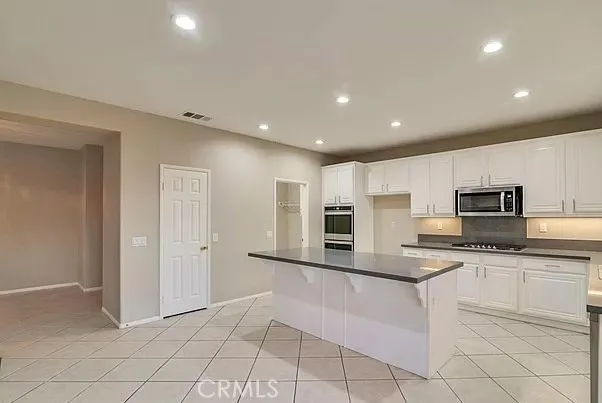 7018 Freesia Court, Eastvale, California 92880