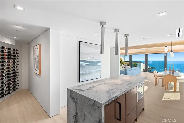 515 Alta Vista Way, Laguna Beach, California 92651