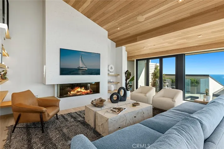 515 Alta Vista Way, Laguna Beach, California 92651