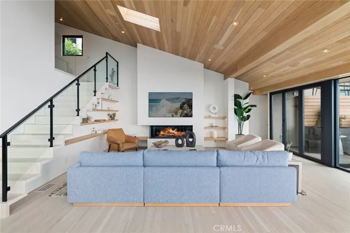 515 Alta Vista Way, Laguna Beach, California 92651
