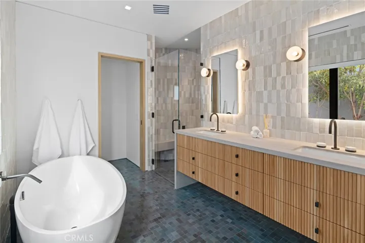 515 Alta Vista Way, Laguna Beach, California 92651