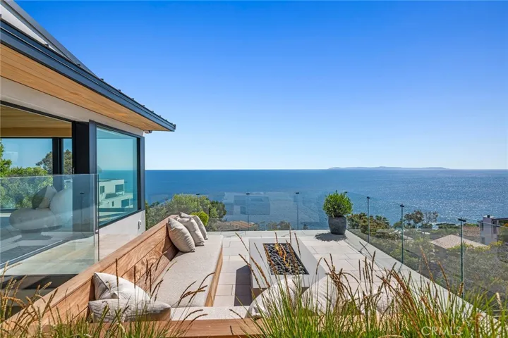 515 Alta Vista Way, Laguna Beach, California 92651