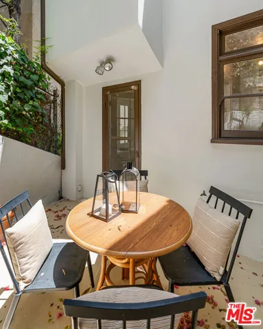 6211 Winans Drive, Los Angeles, California 90068