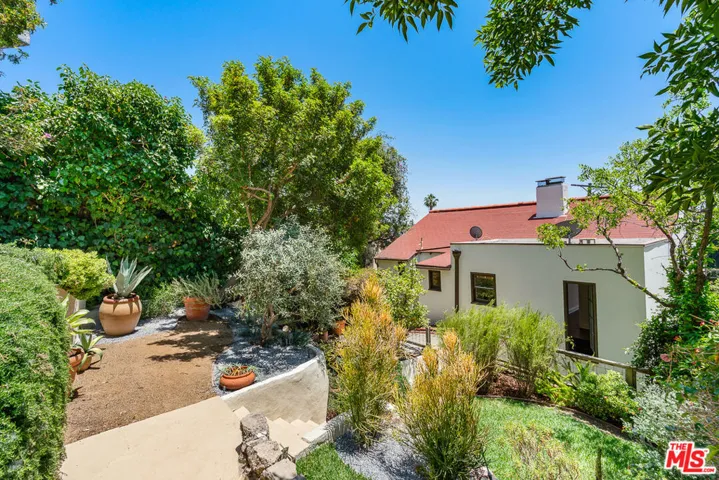6211 Winans Drive, Los Angeles, California 90068