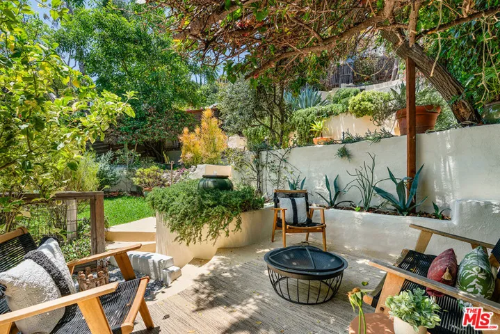 6211 Winans Drive, Los Angeles, California 90068