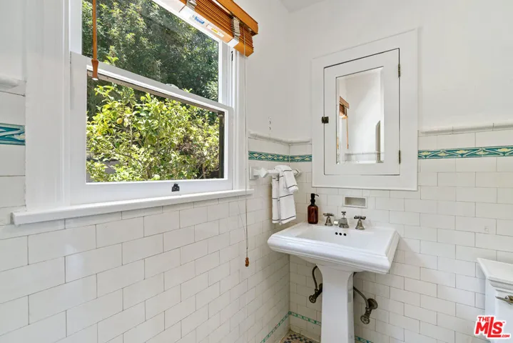 6211 Winans Drive, Los Angeles, California 90068
