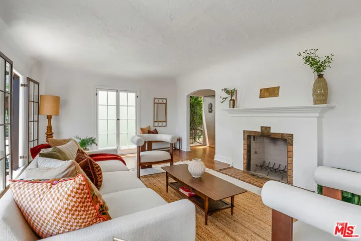 6211 Winans Drive, Los Angeles, California 90068