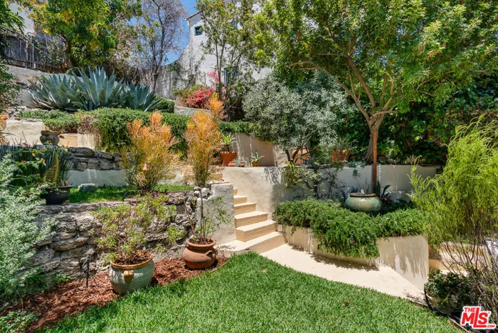 6211 Winans Drive, Los Angeles, California 90068