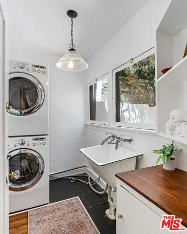6211 Winans Drive, Los Angeles, California 90068
