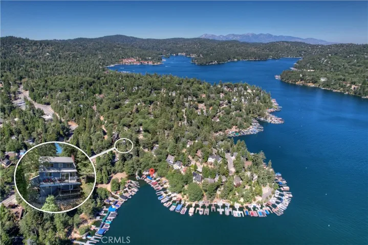 Palisades home with single-slip dock with dock house included
