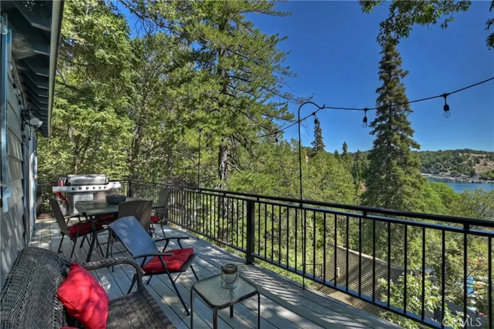 28978 Palisades Drive, Lake Arrowhead, California 92352